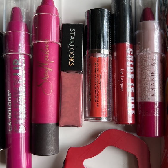 LIP BUNDLE!!! - Picture 3 of 5